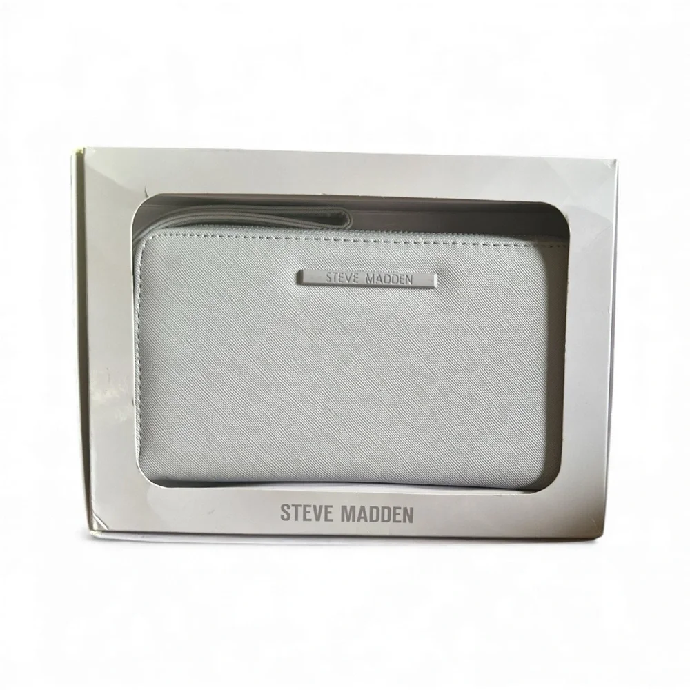 NWT Steve Madden Lavender Zip Wallet – Gift Box Included
